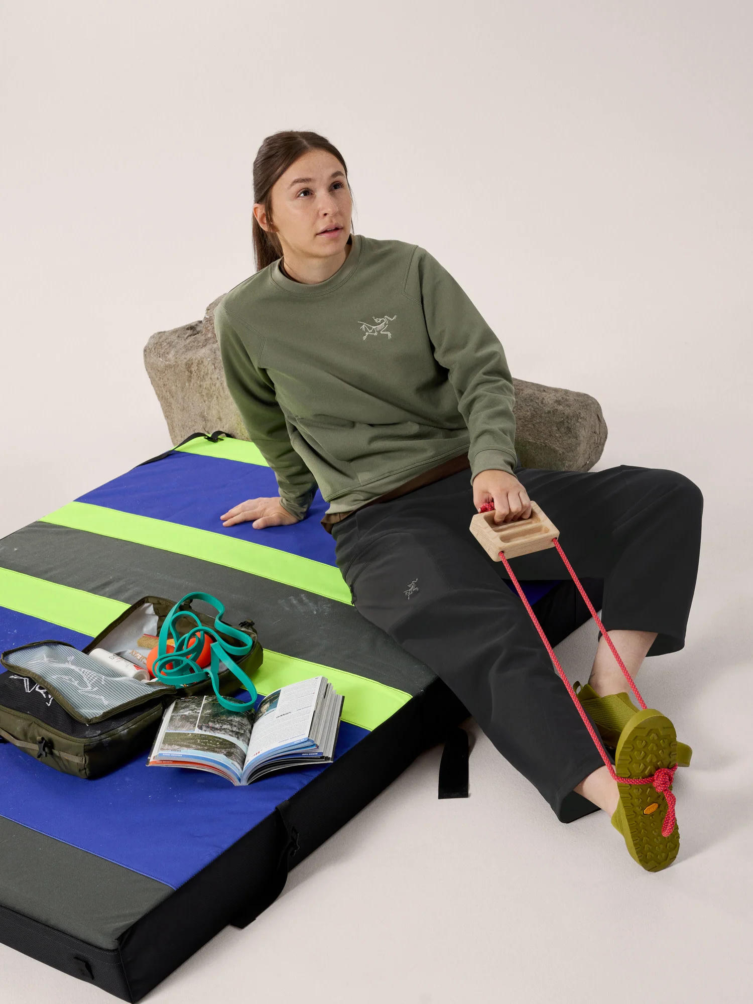 Aestas Crew Neck Pullover Women's - Image 3