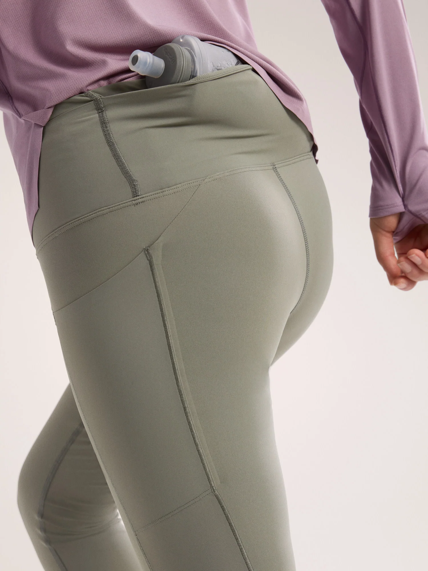 Essent High-Rise Utility Legging 26" Women's - Image 4