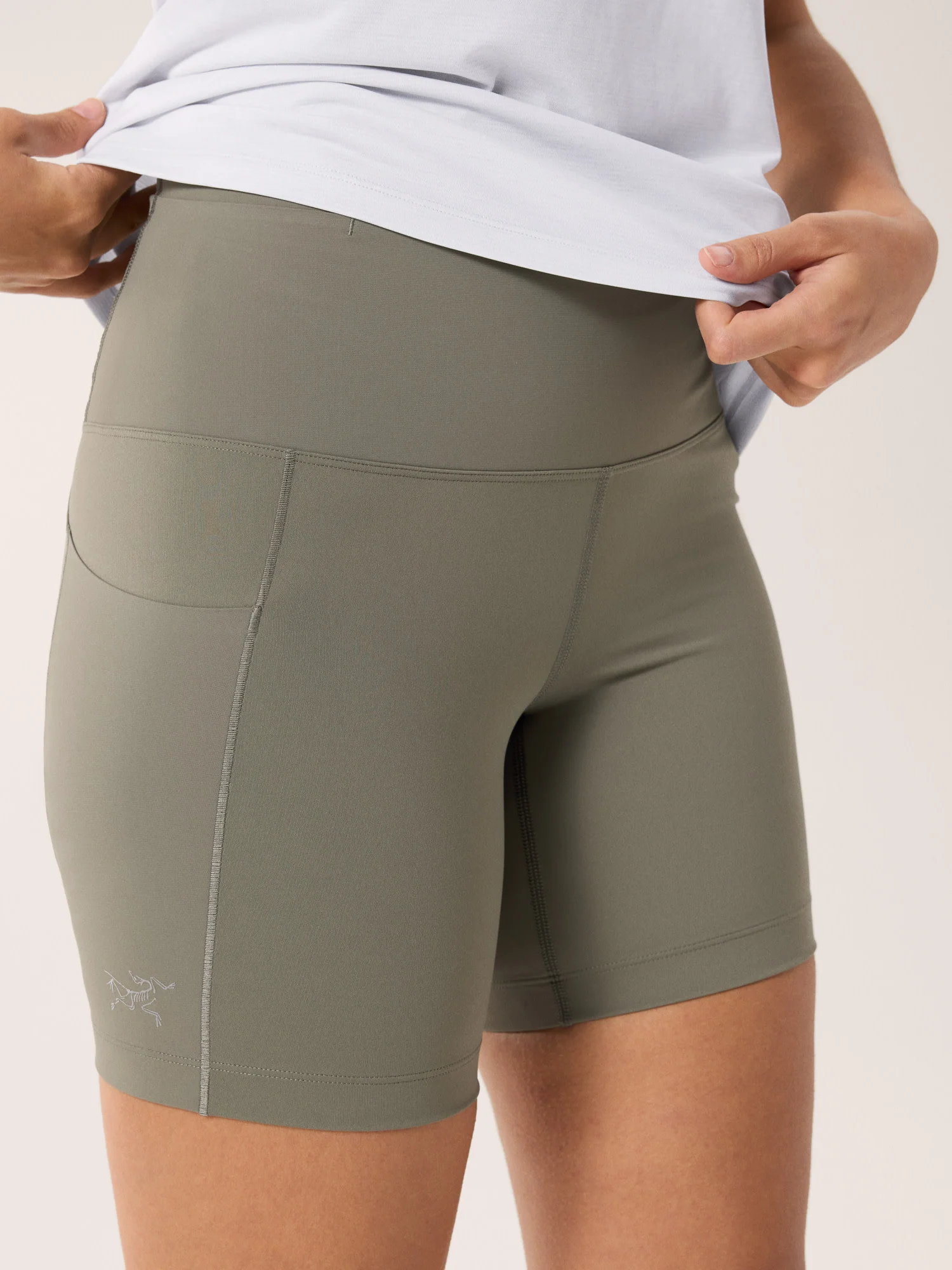 Essent High-Rise Utility Short 6"" Women's - Image 2